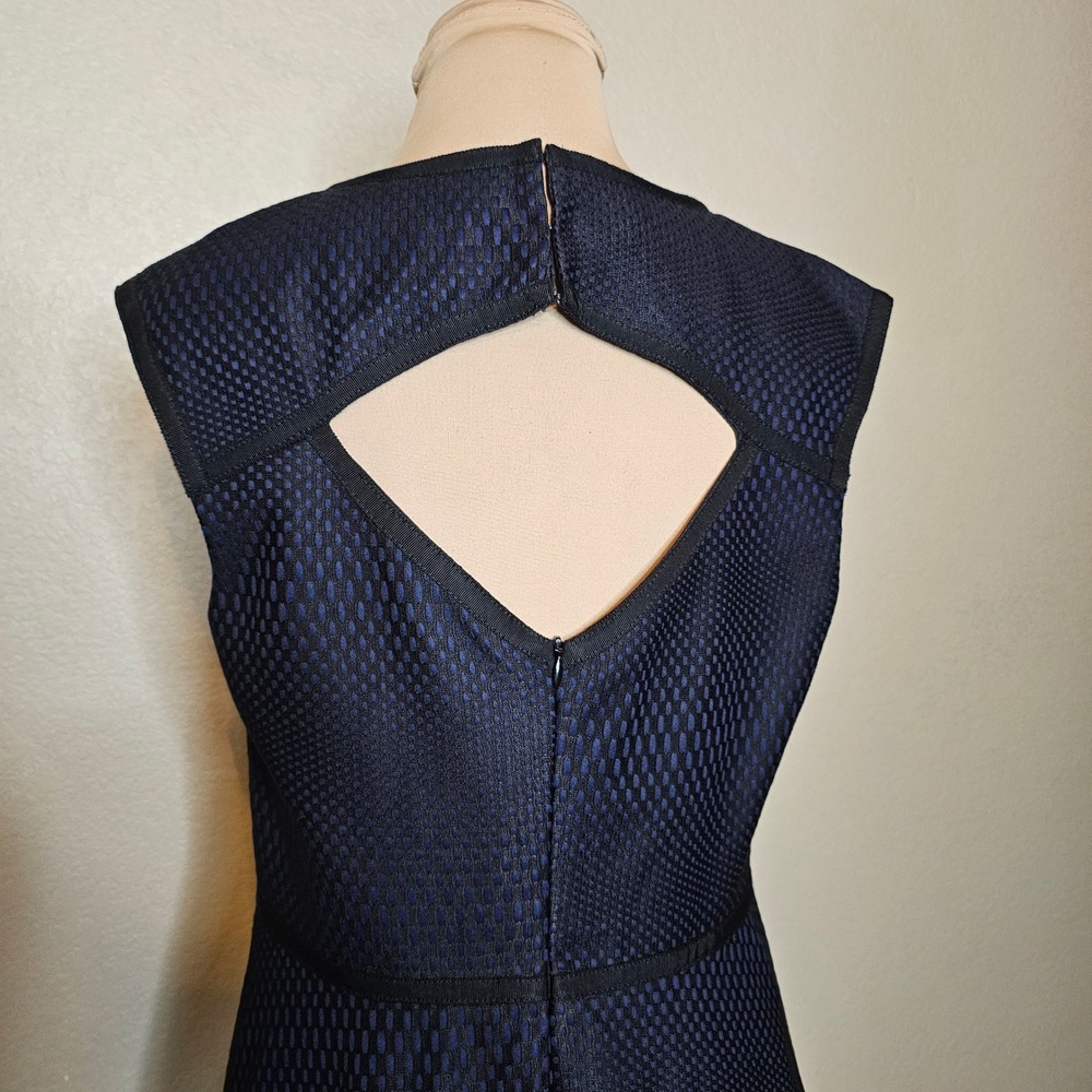 Trina Turk Blue and Black Textured‎ V Neck Fit Flare Dress Size 10 Back cut out - Picture 6 of 12
